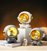 Astronaut Creative Night Light Piggy Bank Resin Decor Cute Character Model Nordic Home Decor Living Room Desk Decoration Gifts